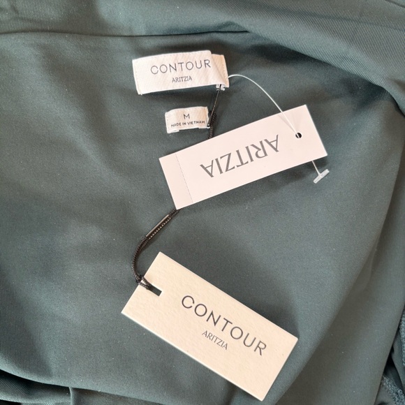 Aritzia Contour Flourish Long sleeve Blouse in Forest Green Size Medium NWT - Picture 6 of 7